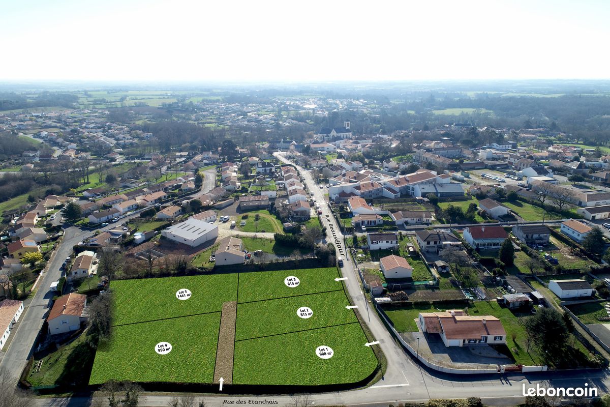 Terrain à bâtir 1441 m² viabilisé · à Le Champ-Saint-Père · 93 000 €