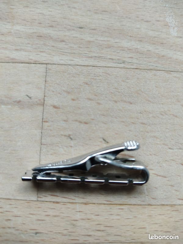 Pince à cravate vintage Estate Swank argentée avec strass
