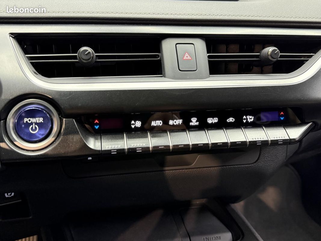 LEXUS UX 250h 2WD - BV E-CVT 2020 250H Executive (image 15)
