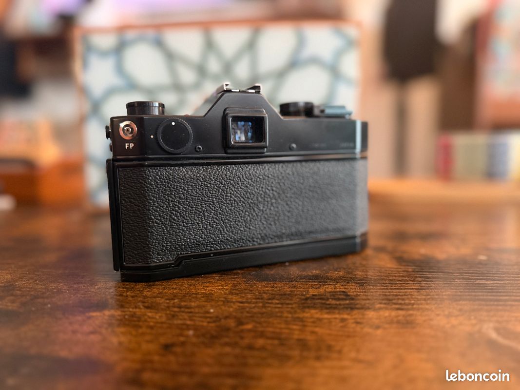 Yashica TL Electro X Noire (image 2)