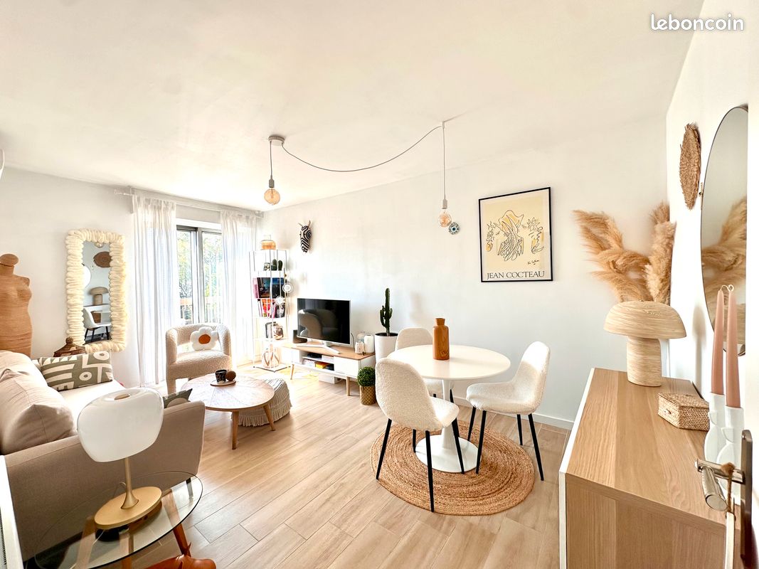 Parking 45 m² · à Cagnes-sur-Mer · 45 m² · 260 000 €