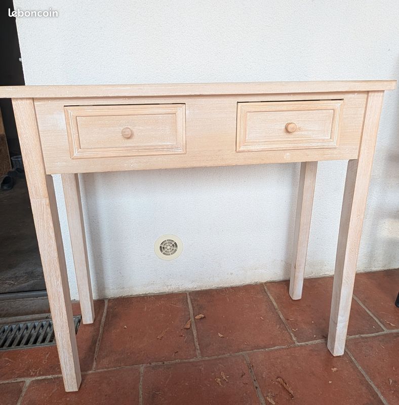 Console (image 1)