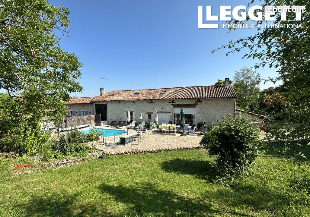 Maison 12 pièces 300 m² - Challignac 16300 (image principale 5)