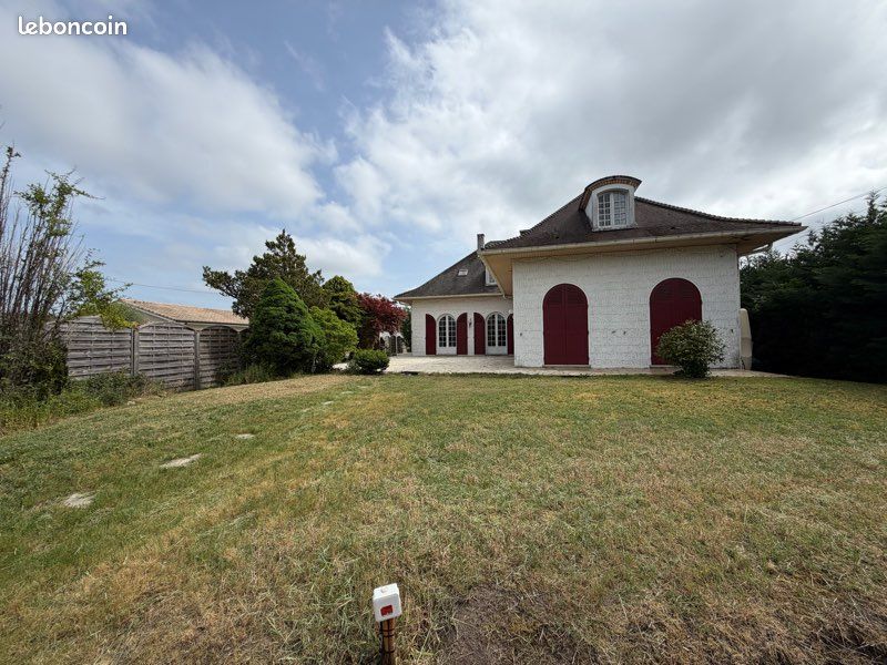 Maison 8 pièces 264 m² · à Belin-Béliet · 264 m² · 359 000 €
