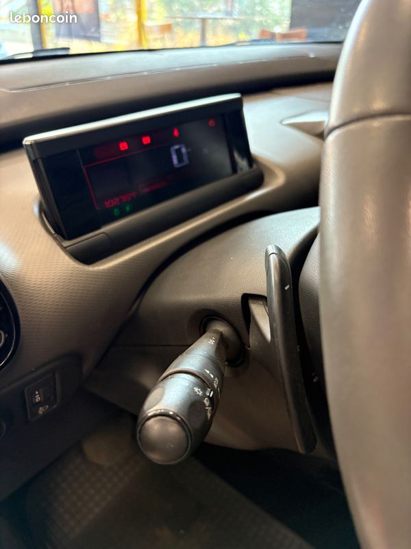 Citroen c4 cactus 1.2 puretech 82 feel edition bva (image 27)