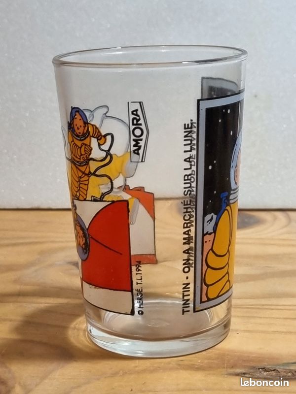 VERRE MOUTARDE AMORA TINTIN ÉDITION BELGE 1994 ON A MARCHE SUR LA LUNE en 10cm - Collection