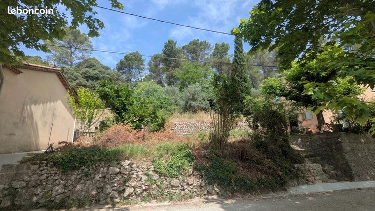 Terrain 1 pièce 940 m²