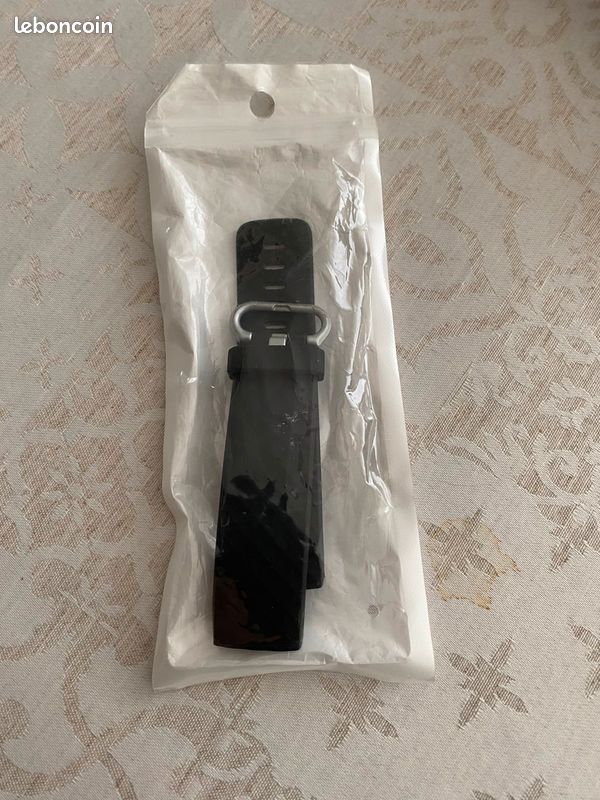 Bracelet montre Fitbit (image 1)