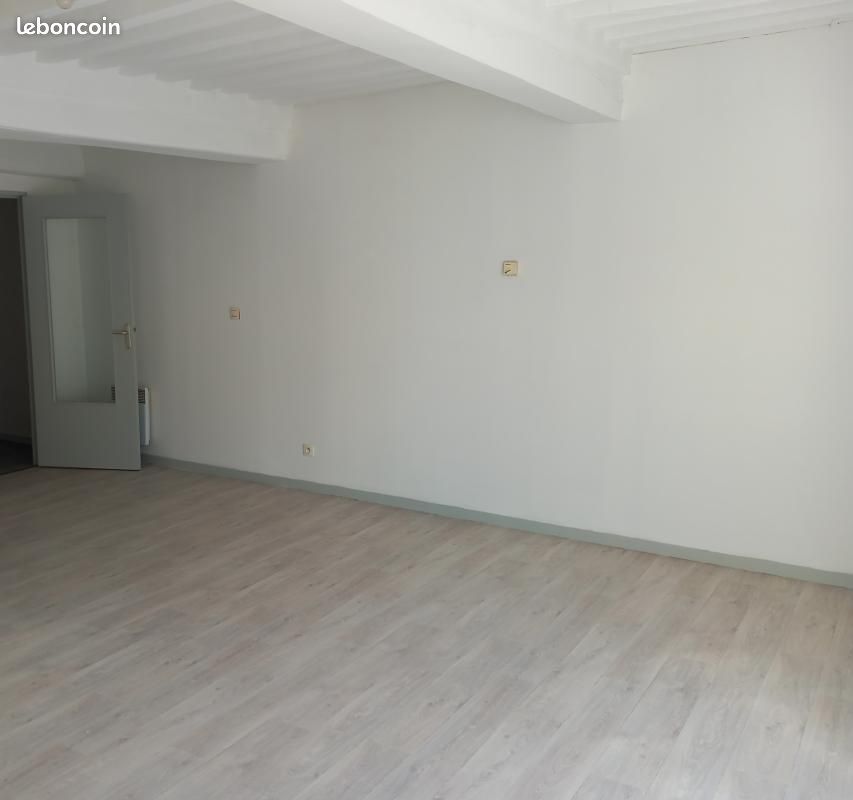 Appartement 3 pièces 72 m² · à Genouilly · 72 m² · 498 €/mois