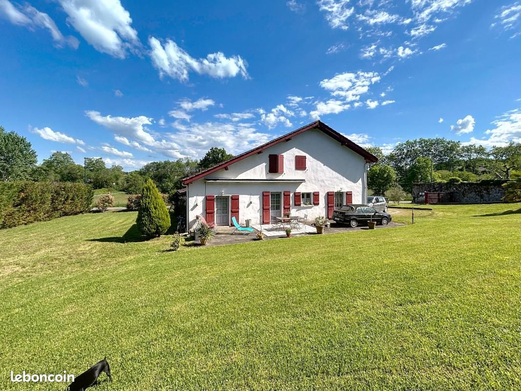 Ferme 5 pièces 210 m² (image 1)