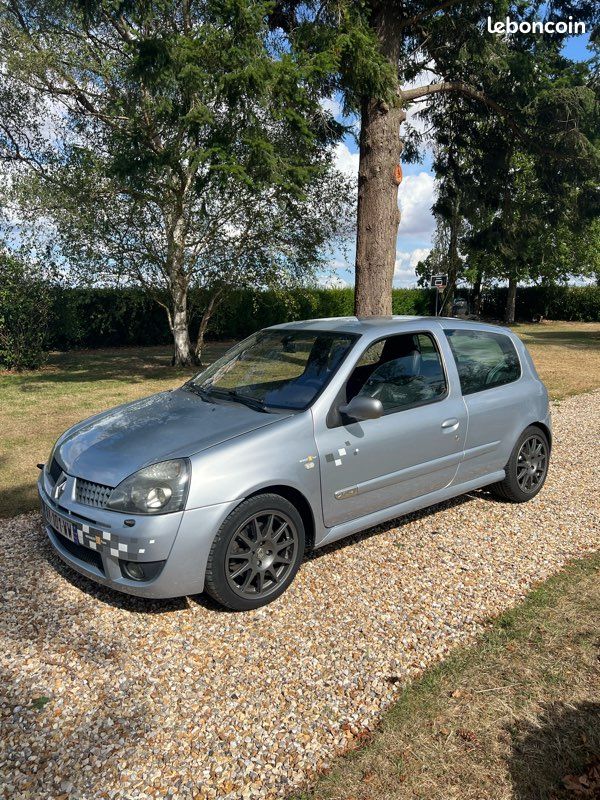 Renault Clio 2 RS 172 (image 1)