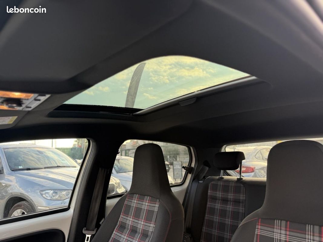 VOLKSWAGEN UP 1.0 TSI BlueMotion 115cv GTI Boite 6 (image 9)