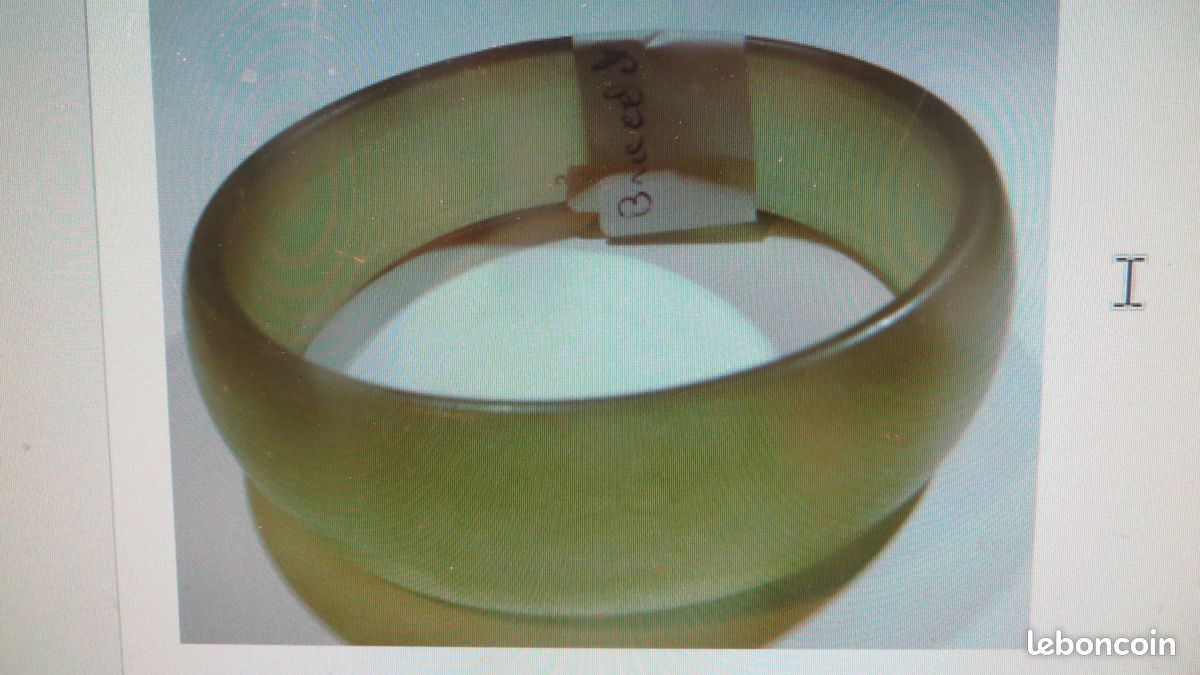 Bracelet kaki translucide en synthétique (image 1)