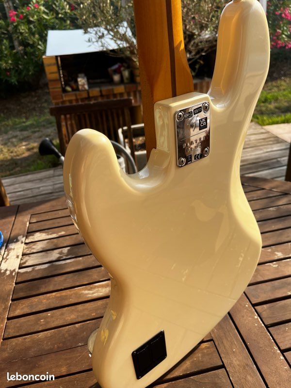 Fender Jazz Bass Player Plus (image 7)