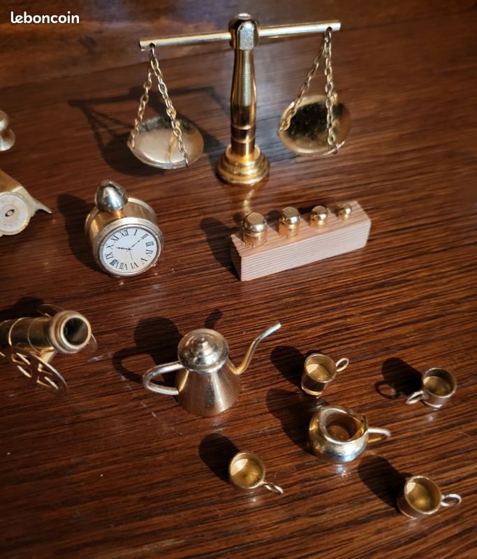 Lot d'objets miniatures (image 3)