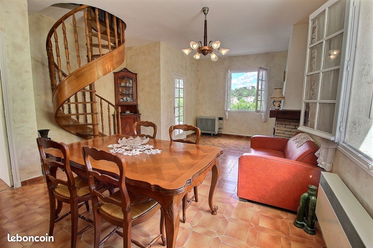 Maison 5 pièces 120 m² · à Marseille · 120 m² · 490 000 €