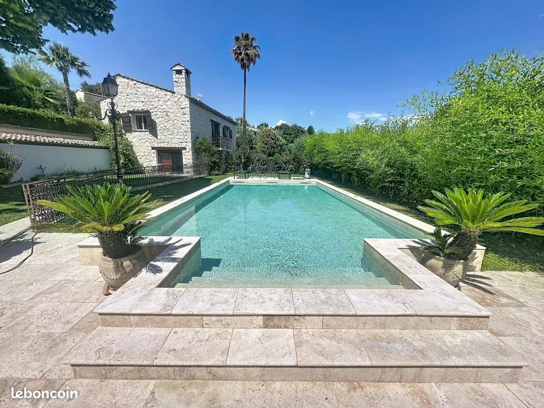 Maison 7 pièces 250 m² · à Gattières · 250 m² · 1 295 000 €