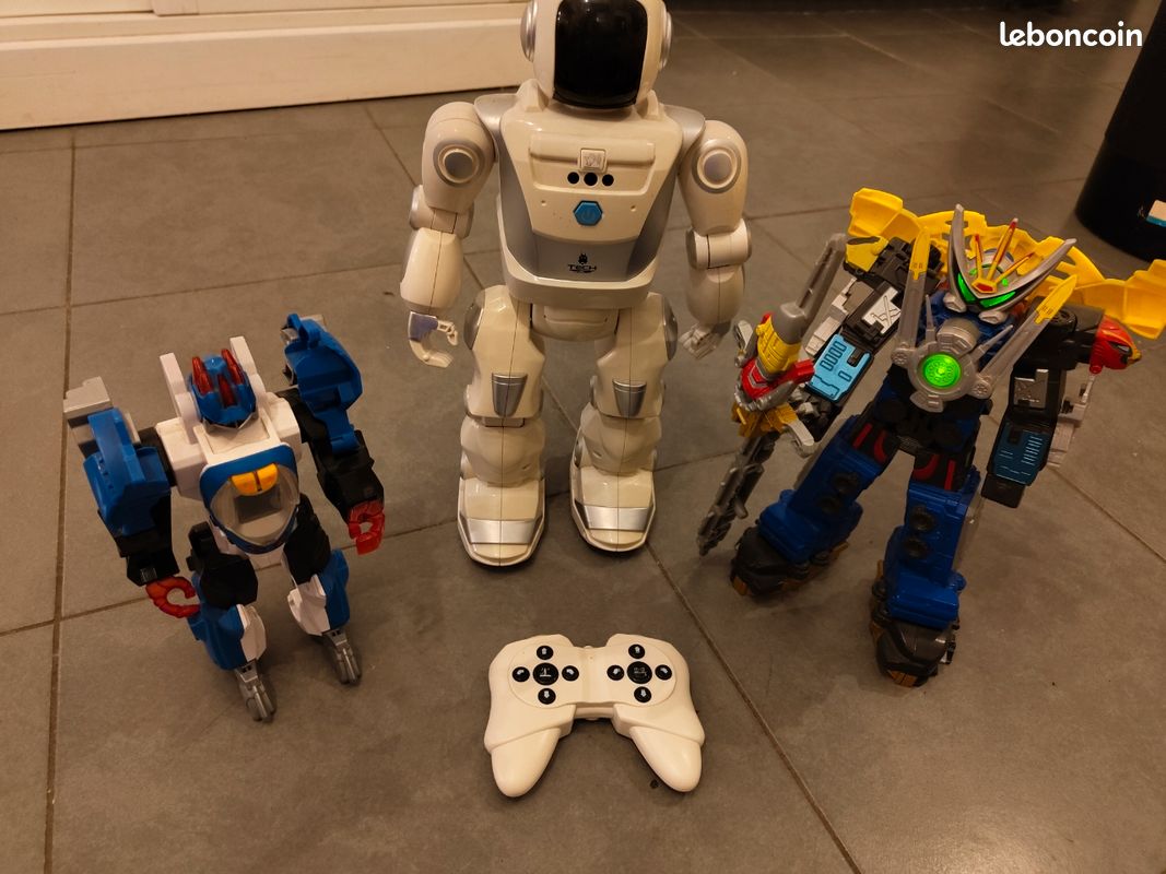 Lot 3 robots électroniques (Mega Zord Power Ranger + VTech Switch-&-Go ...
