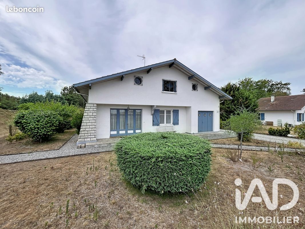 Maison 9 pièces 174 m² · à Rion-des-Landes · 174 m² · 187 500 €