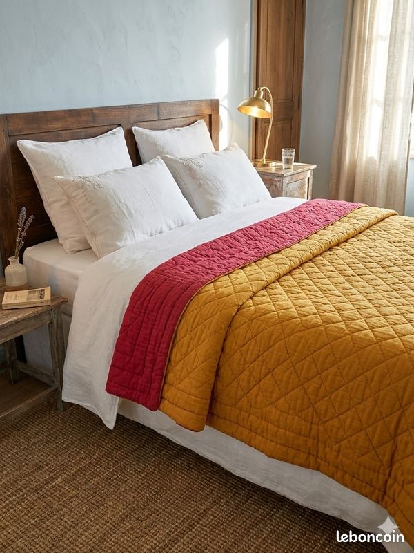 Couvre-lit ancien / Boutis réversible – 190 x 190 cm – Jaune & Framboise (image 1)