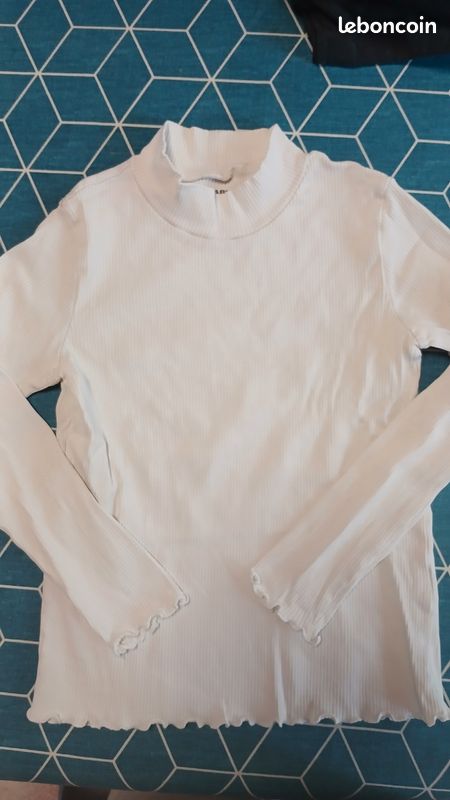Lot 4 tee shirts (image 7)