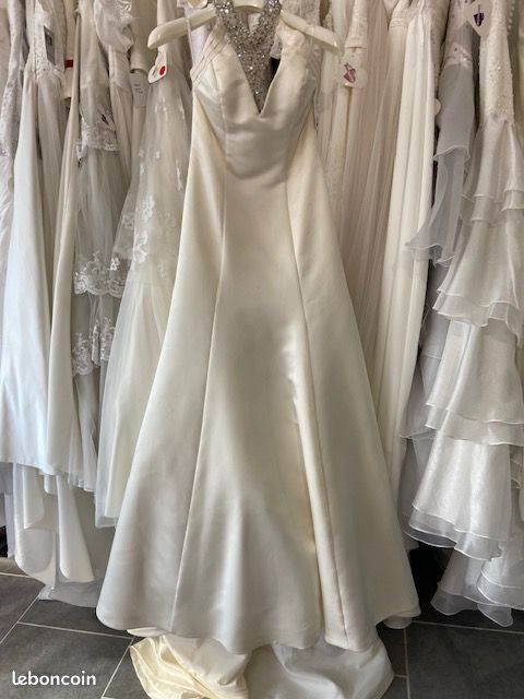 Robe de mariée taille 38 en satin ANCIENNE COLLECTION (image 5)