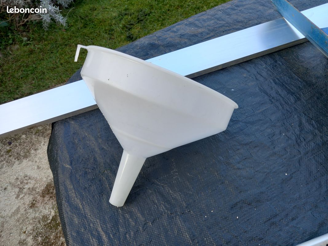 Grand entonoir (image 1)