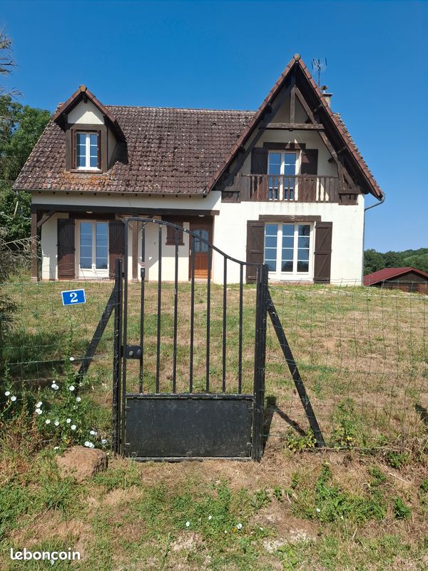 Maison 6 pièces 132 m² · à Charny Orée de Puisaye · 132 m² · 235 000 €