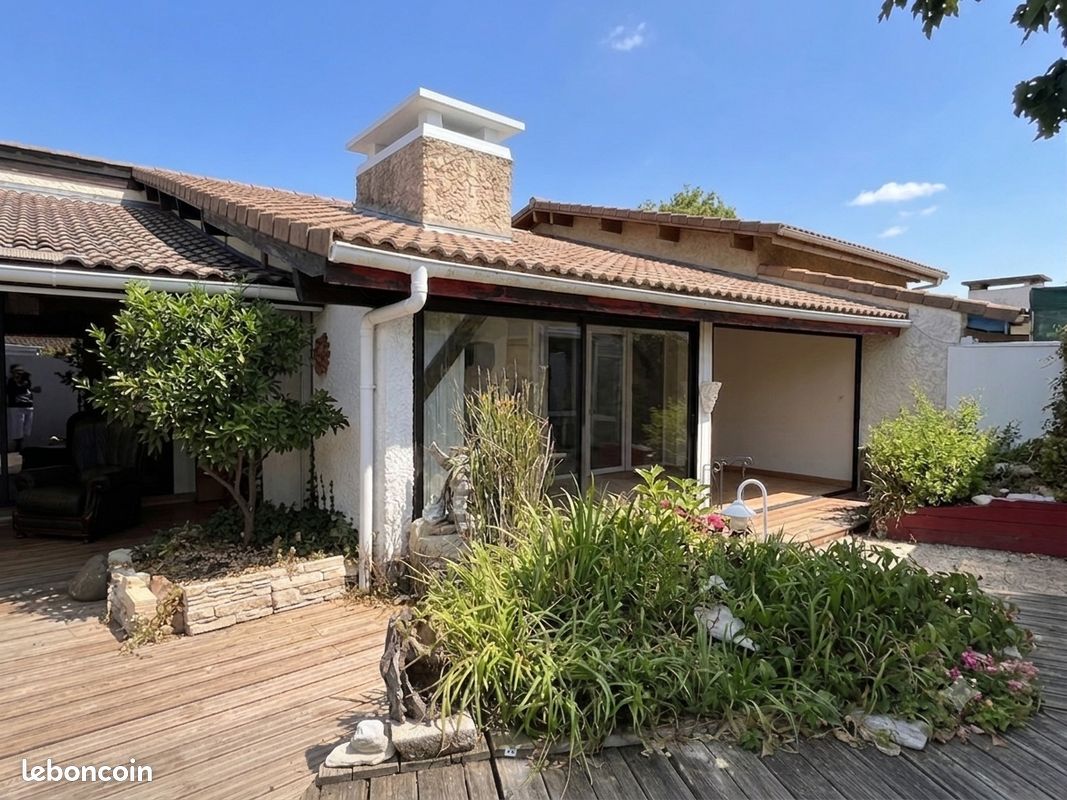 Maison 3 pièces 100 m² · à Arès · 100 m² · 320 000 €