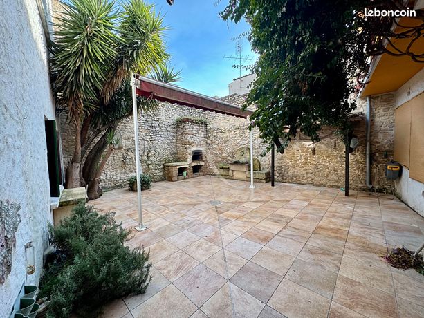 Maison 9 pièces 330 m²