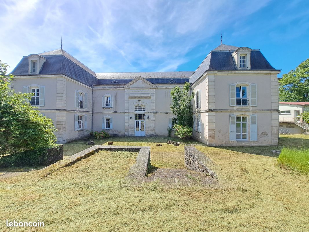 Maison 20 pièces 2000 m² · à Aisey-Et-Richecourt · 2 000 m² · 750 000 €