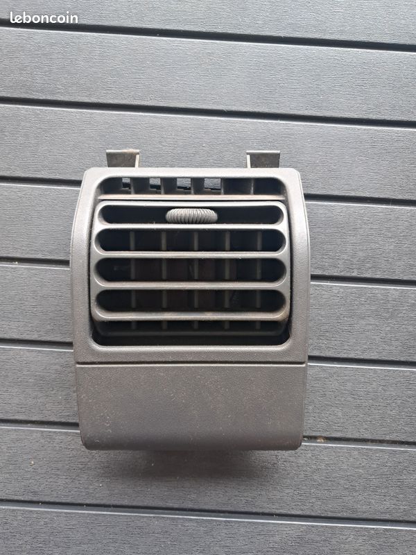 Grille d'aération gris peugeot 205 gti (image 1)