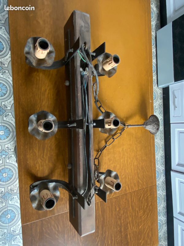 Lot de 3 Lustres en fer forgé et bois (image 4)