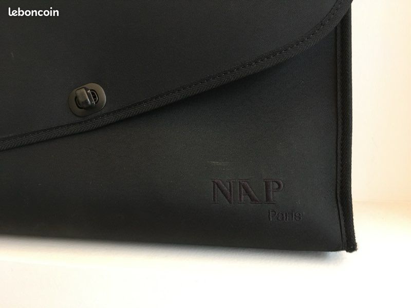 SACOCHE/ PORTE DOCUMENTS Noire (image 2)
