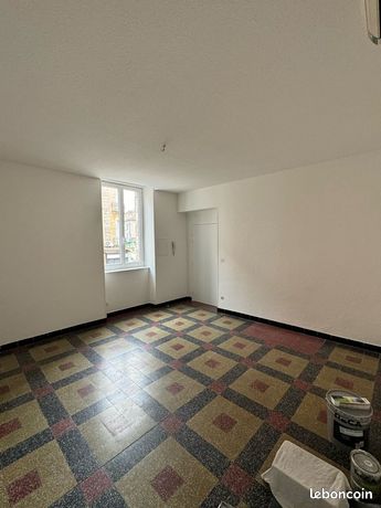 À LOUER Appartement