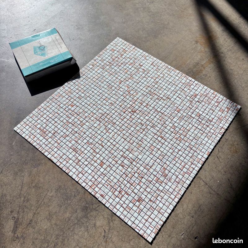 Plaque de mosaïque en pâte de verre de coloris blanc (image 1)