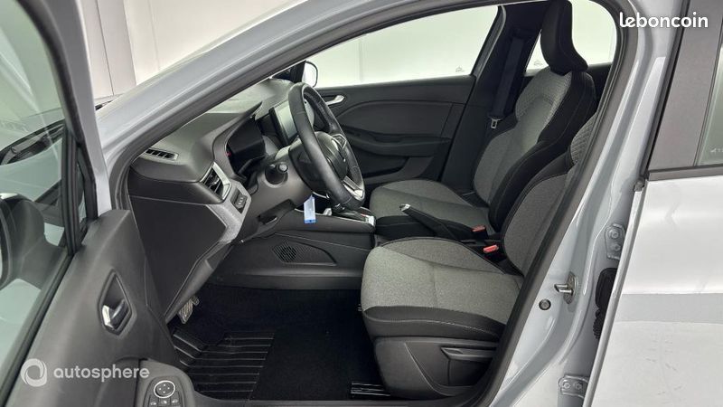 Renault Clio 1.6 E-Tech 145ch full hybrid Evolution (image 12)