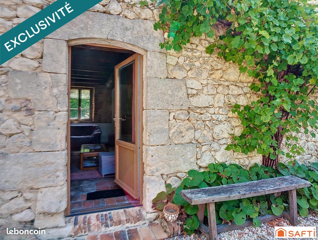 Maison 16 pièces 345 m² · à Montguyon · 345 m² · 349 000 €