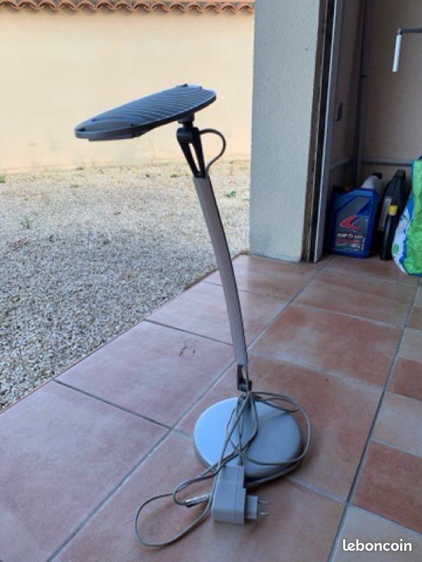 Lampe de bureau (image 1)