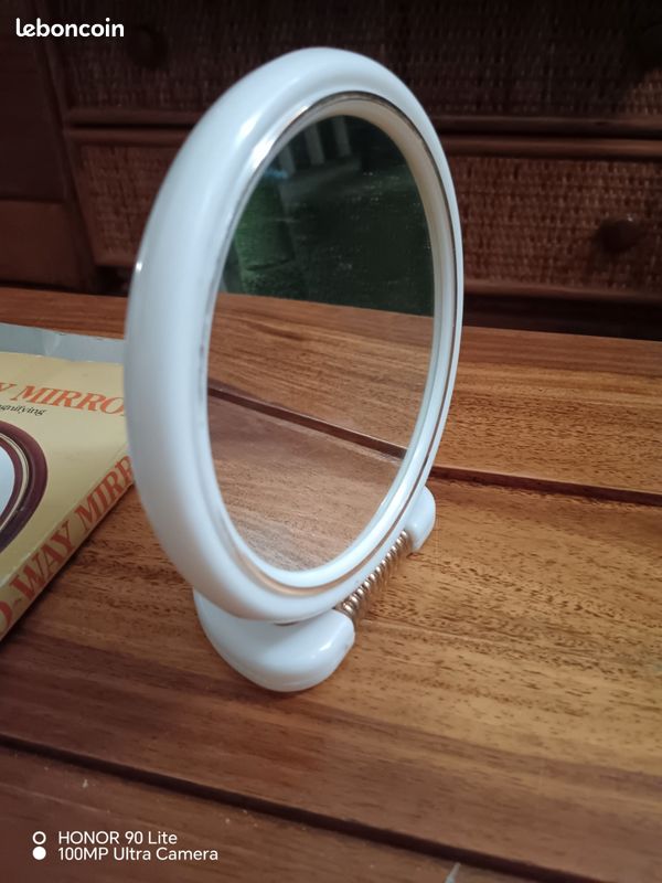 Miroir double sur socle vintage plastique blanc et doré (image 6)