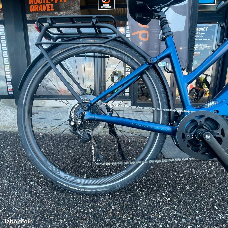 Giant explore e sta Vélos