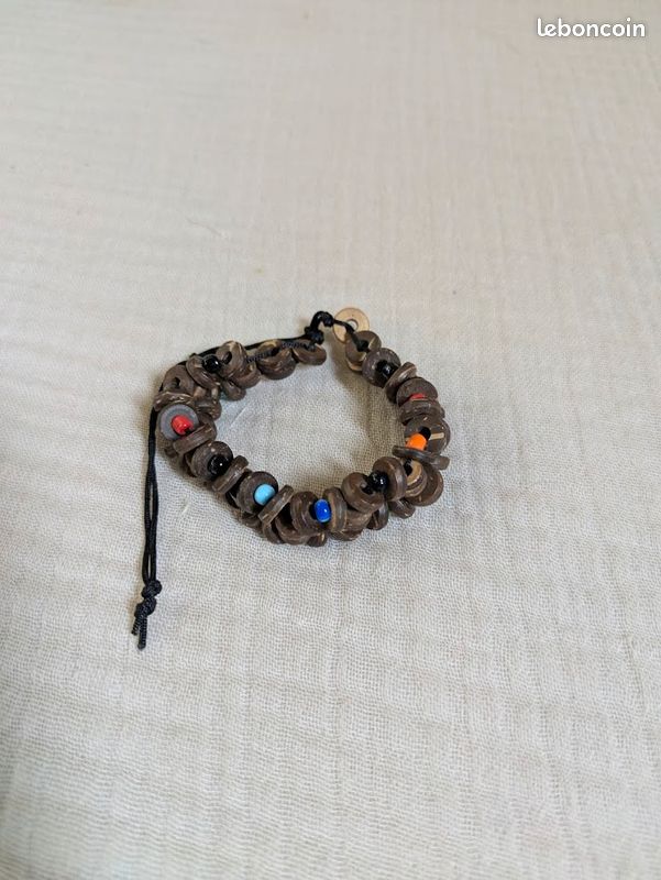 Collier en perles de bois sombre | En stock! | Collin Rowe