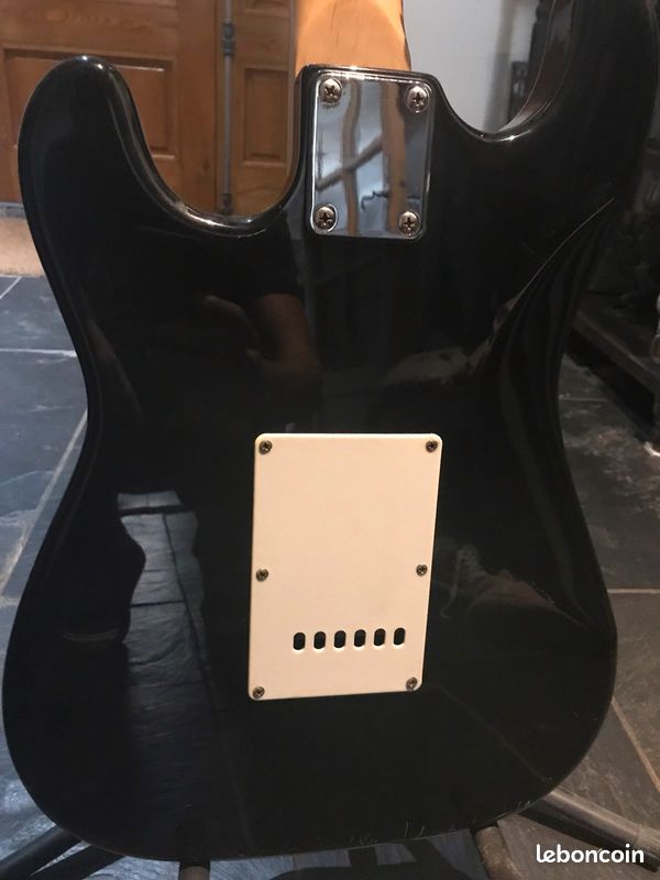 Guitare Électrique “Warrior” Style Fender Stratocaster (image 5)