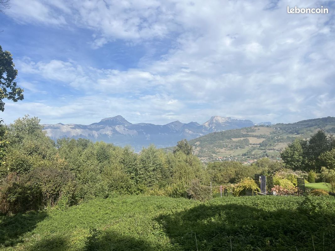 Terrain 2383 m² · à Saint-Martin-d'Uriage · 210 000 €