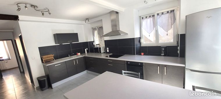 Joli Appartement F4 non meublé 85 m2 au centre ville Belfort libre / video du logement disponible