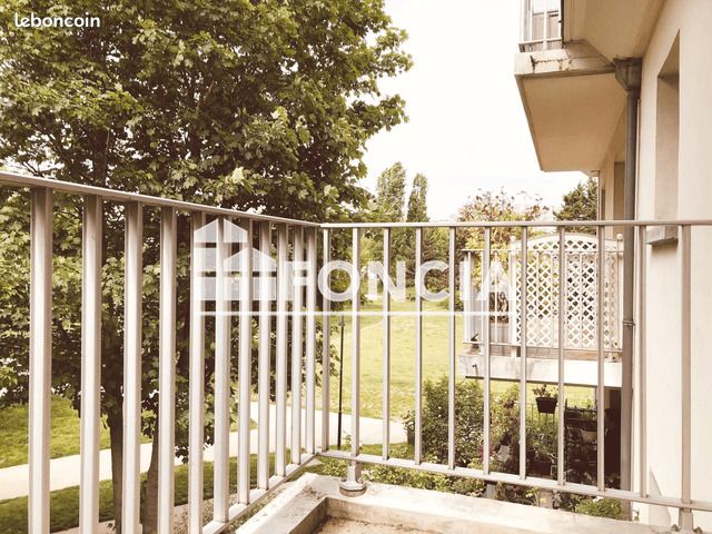 Appartement a louer  - 1 pièce(s) - 27.6 m2 - Surfyn