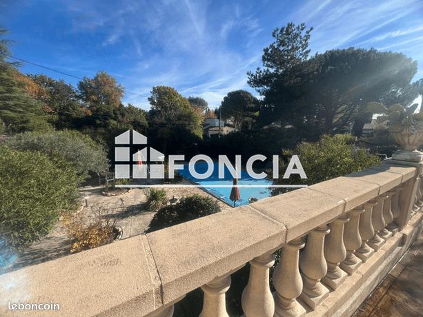 Villa 8 pièces 260 m²