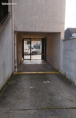 Place de parking dans résidence sécurisée