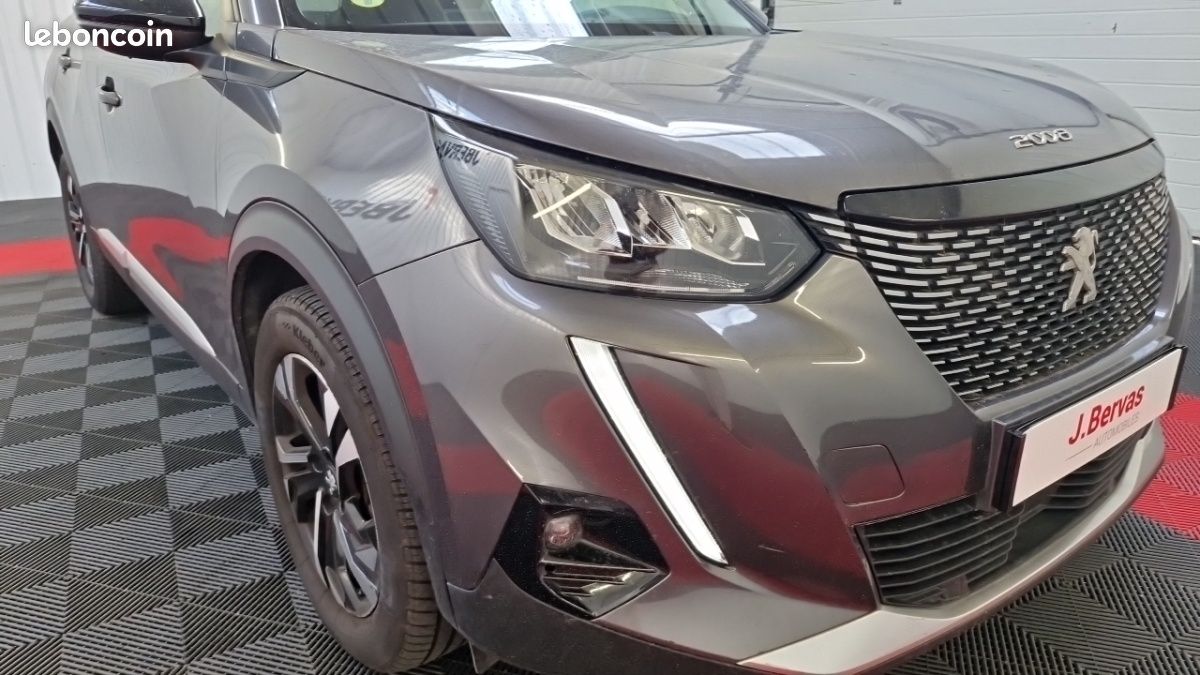Peugeot 2008 BLUEHDI 130 S&S EAT8 ALLURE PACK (image 26)