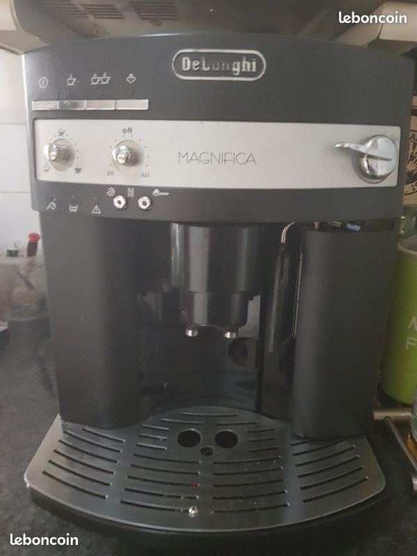 DeLonghi Magnifica - Expresso avec broyeur (image 1)